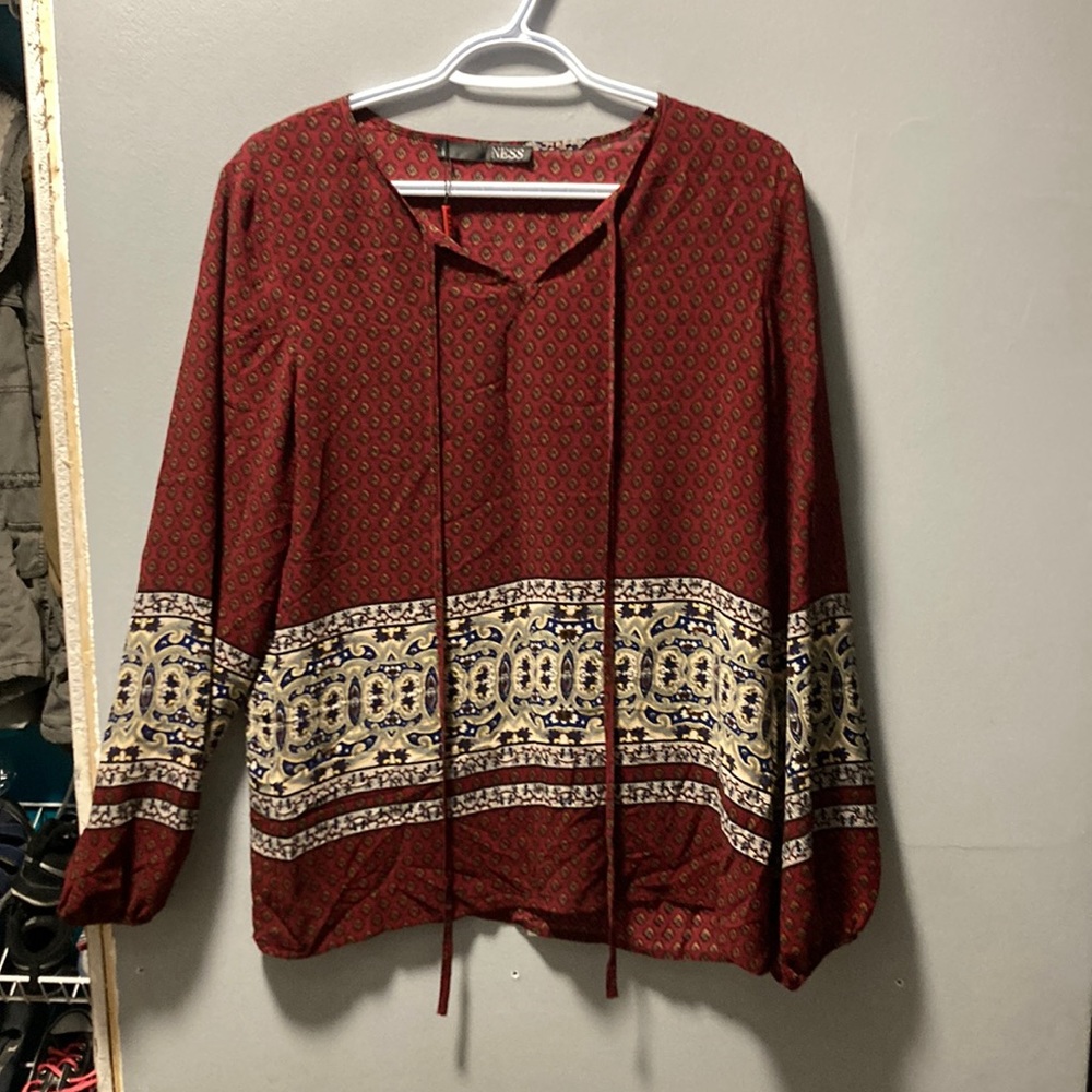 Ness  burgundy with the decorative pattern